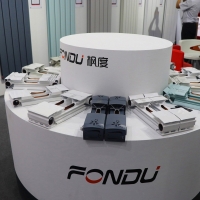 秋冬季節(jié)暖氣片如何恒溫？暖氣片使用什么材質(zhì)比較好？